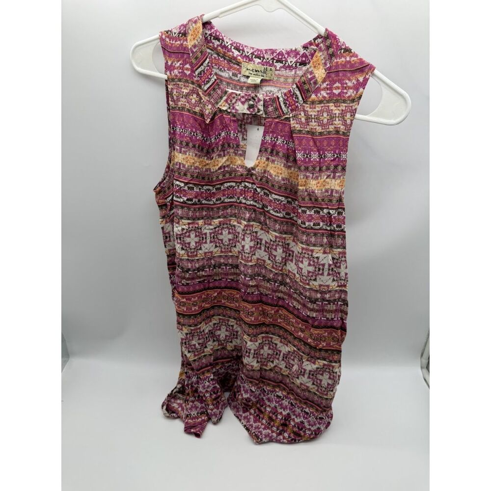 One world tank top size small